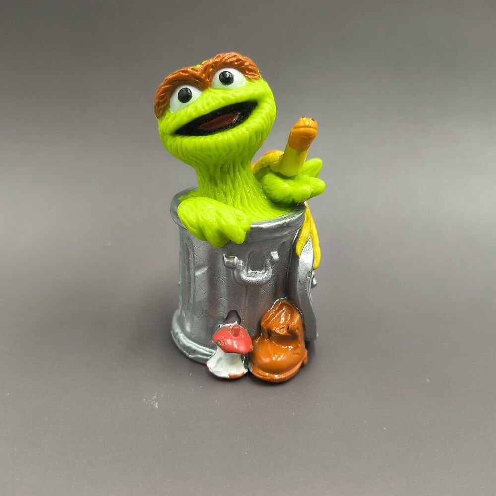 Oscar Grouch Pvc Figure with Pet Worm Slimey Sesame Street Tyco Preschool 2.5 in